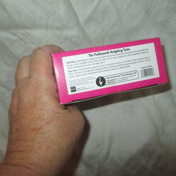 Calico Critters - The Pickleweeds Hedgehog Twins- BRAND NEW IN BOX! - Picture 3 of 3